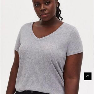Torrid Size 3 Grey Girlfriend Heritage Slub V-Neck Tee with Short Sleeves NWT